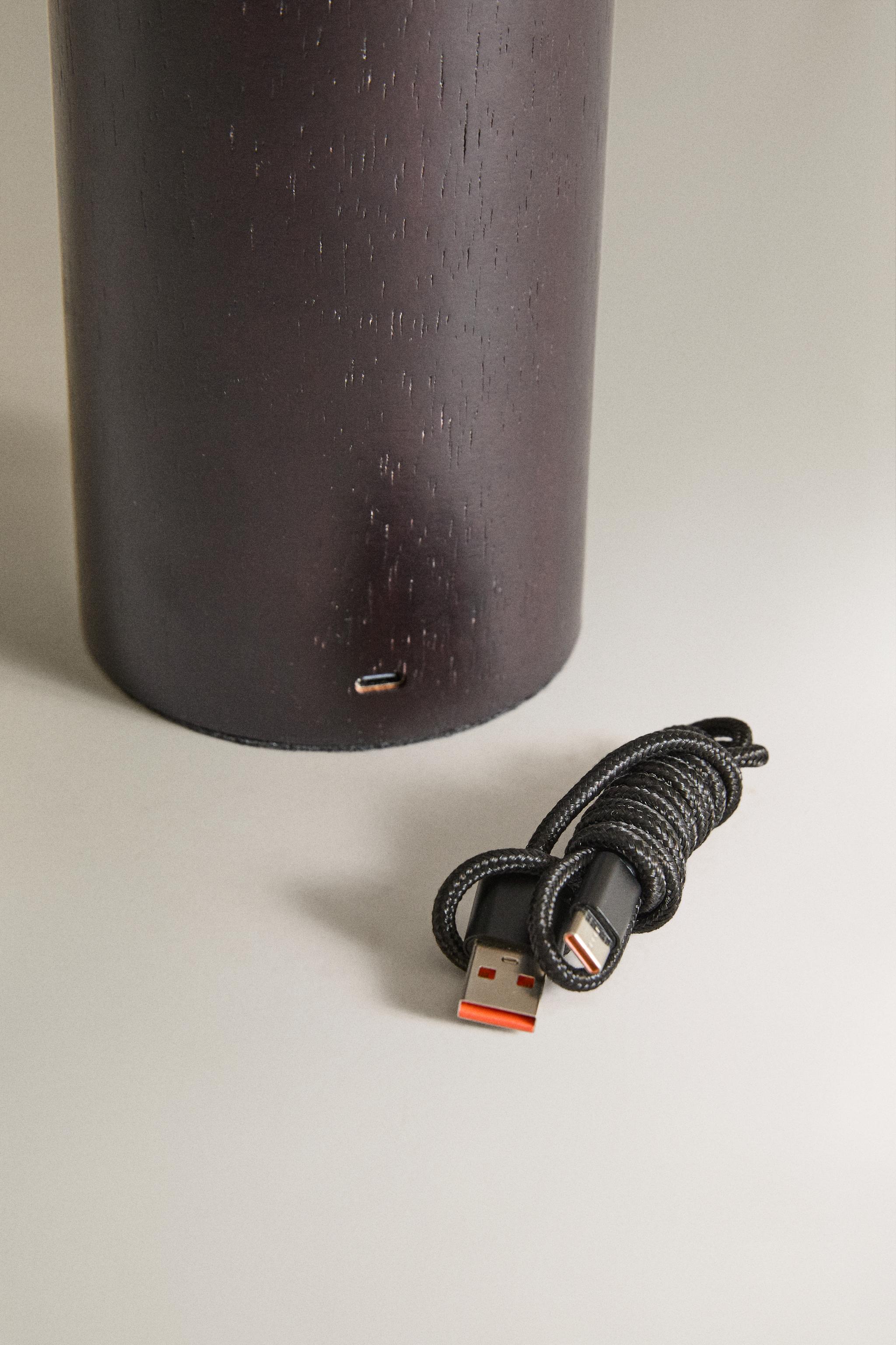 WOOD AND LINEN CORDLESS TABLE LAMP
